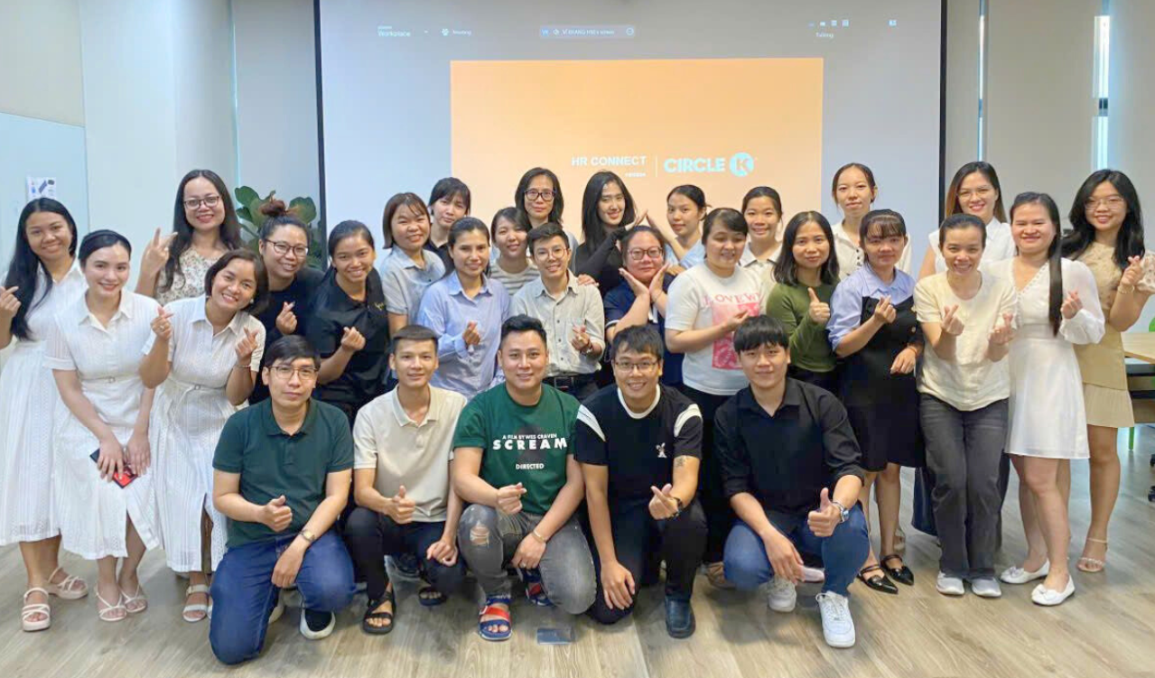 CHƯƠNG TRÌNH TƯƠNG TÁC VÀ MANG THÔNG TIN HỮU ÍCH ĐẾN NHÂN VIÊN